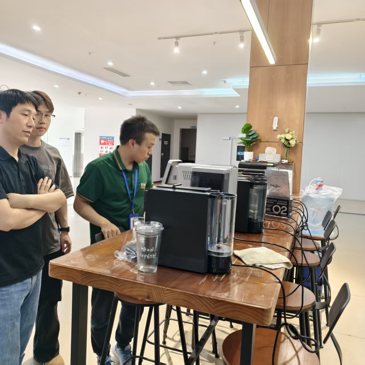 Aosom E-COMMERCE INC. Pule Sili Tang Asiasi Seaver & Su'esu'e le masini kofe otometi atoatoa SV205